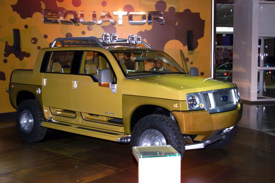  Ford Equator Concept 2000 года  (фото 6 из 15)